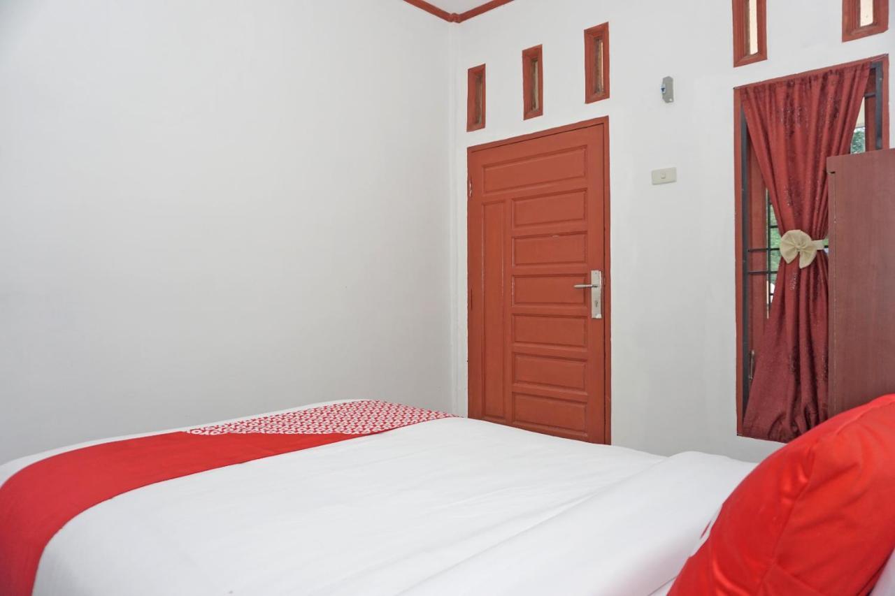 Oyo 2635 Ramos Inn Sinapuran Exterior foto
