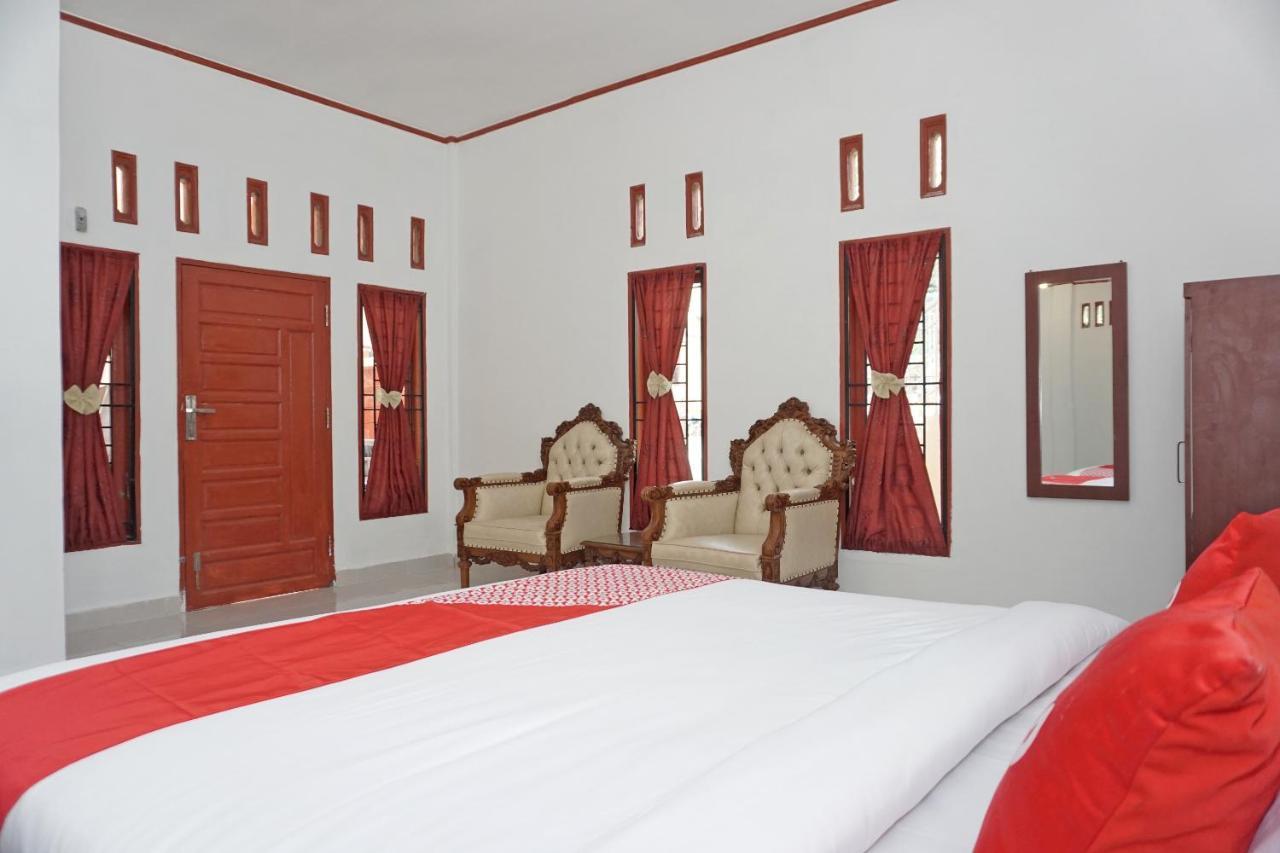 Oyo 2635 Ramos Inn Sinapuran Exterior foto