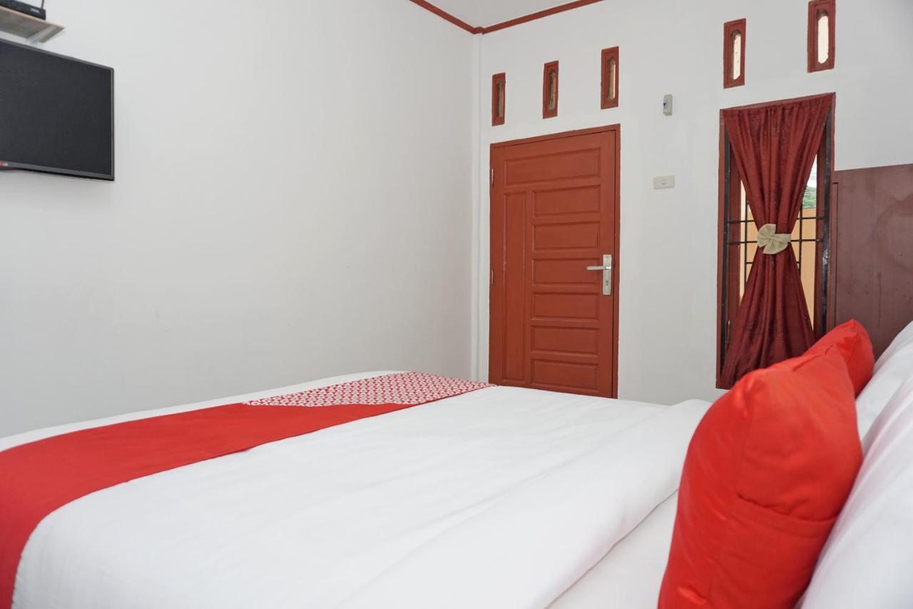 Oyo 2635 Ramos Inn Sinapuran Exterior foto