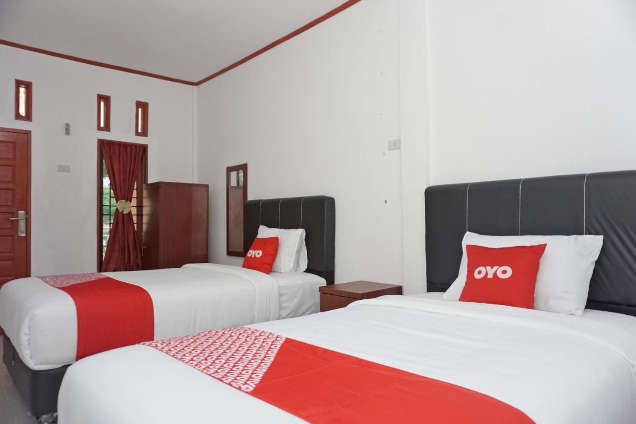 Oyo 2635 Ramos Inn Sinapuran Exterior foto